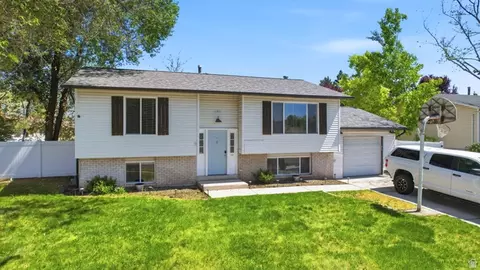 Exterior - 180 E 900 S, Layton, UT 84041 photo 10 of 13