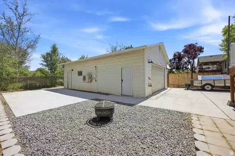 Exterior - 180 E 900 S, Layton, UT 84041 photo 8 of 13