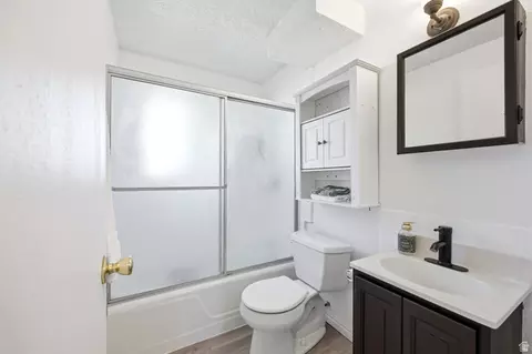 Bath - 180 E 900 S, Layton, UT 84041 photo 2 of 2