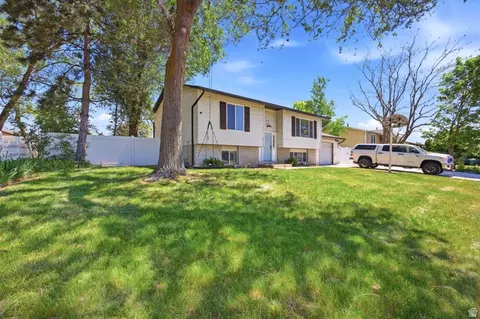 Exterior - 180 E 900 S, Layton, UT 84041 photo 3 of 13