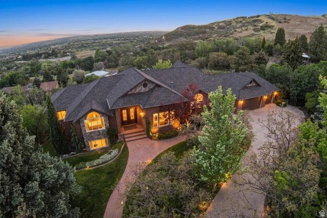3237 Twin Peaks Dr, Layton, UT 84040