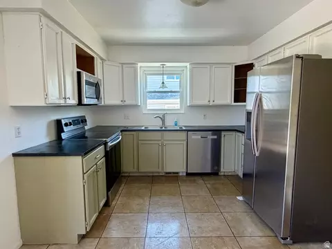 Kitchen - 963 E 1250 N, Orem, UT 84097 photo 1 of 2