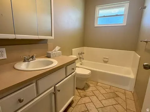 Bath - 963 E 1250 N, Orem, UT 84097 photo 1 of 3