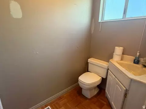 Bath - 963 E 1250 N, Orem, UT 84097 photo 2 of 3