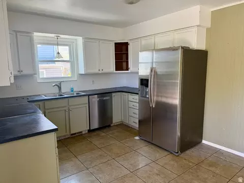 Kitchen - 963 E 1250 N, Orem, UT 84097 photo 2 of 2