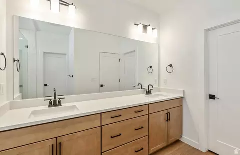 Bath - 4945 N Topaz Dr, Eagle Mountain, UT 84005 photo 2 of 4