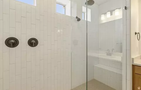 Bath - 4945 N Topaz Dr, Eagle Mountain, UT 84005 photo 3 of 4