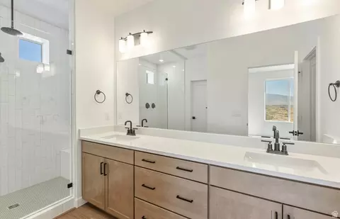 Bath - 4945 N Topaz Dr, Eagle Mountain, UT 84005 photo 1 of 4
