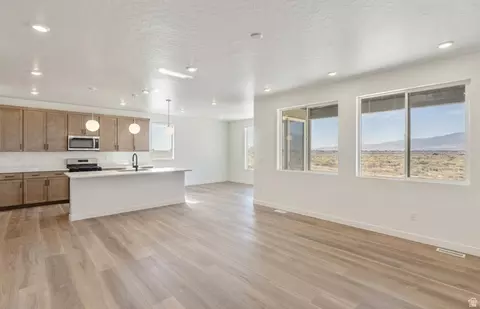 Living - 4945 N Topaz Dr, Eagle Mountain, UT 84005 photo 5 of 6