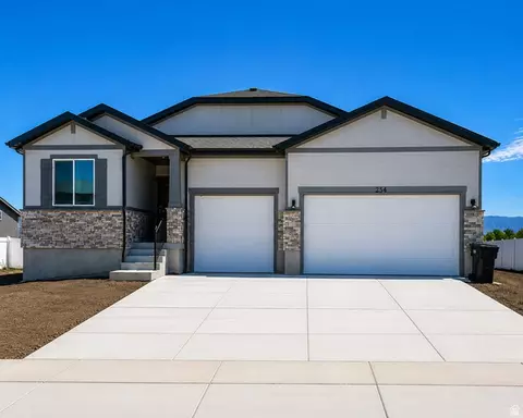 264 N Hatchet Ranch Dr, Grantsville, UT 84029