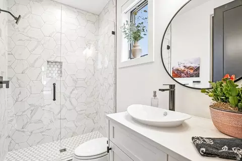 Bath - 11506 N White Tail Ct, Hideout, UT 84036 photo 1 of 5