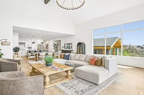 Living - 11506 N White Tail Ct, Hideout, UT 84036 photo 5 of 7