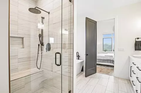 Bath - 11506 N White Tail Ct, Hideout, UT 84036 photo 4 of 5