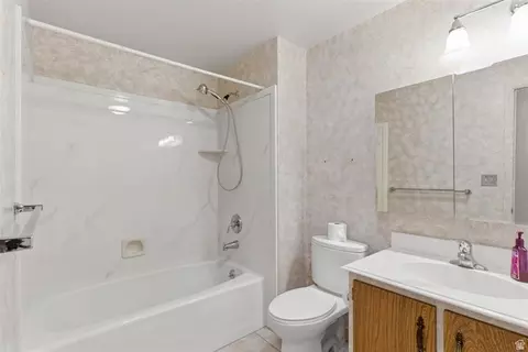 Bath - 284 E 1140 N, Orem, UT 84057 photo 3 of 3