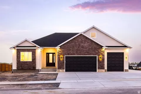 689 W 85 S, Hyrum, UT 84319