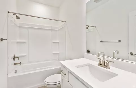 Bath - 4875 N Topaz Dr, Eagle Mountain, UT 84005 photo 3 of 3