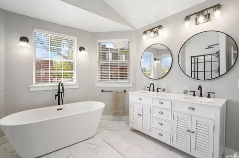 Bath - 967 E 12600 S, Draper, UT 84020 photo 2 of 4