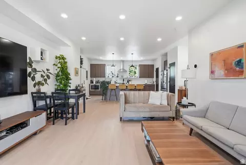 1739 S Main St #4, Salt Lake City, UT 84115