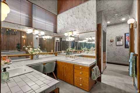 Bath - 12 N Quiet Meadow Ln, Mapleton, UT 84664 photo 4 of 13