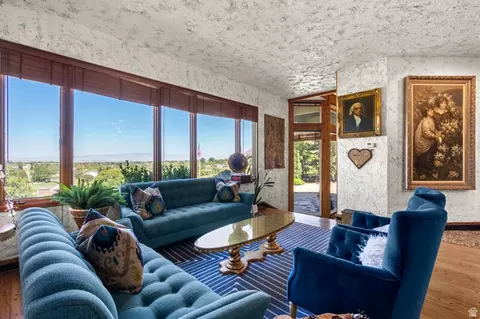 Living - 12 N Quiet Meadow Ln, Mapleton, UT 84664 photo 3 of 15