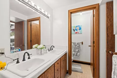 Bath - 12 N Quiet Meadow Ln, Mapleton, UT 84664 photo 10 of 13