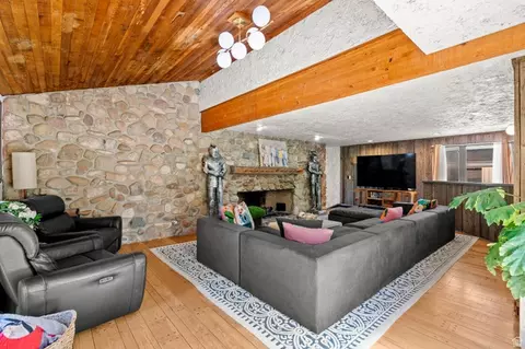 Living - 12 N Quiet Meadow Ln, Mapleton, UT 84664 photo 9 of 15