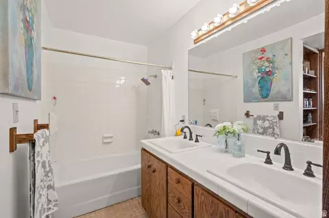 Bath - 12 N Quiet Meadow Ln, Mapleton, UT 84664 photo 9 of 13