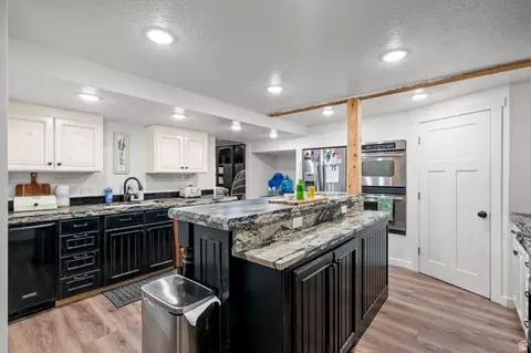 Kitchen - 12 N Quiet Meadow Ln, Mapleton, UT 84664 photo 8 of 8