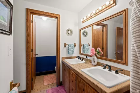 Bath - 12 N Quiet Meadow Ln, Mapleton, UT 84664 photo 12 of 13