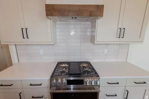 1112 E 50 N, Hyde Park, UT 84318 photo 9