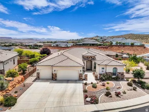 2030 N Reserve Pkwy, Washington, UT 84780