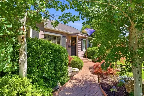 4697 S Rainbow Dr, Salt Lake City, UT 84107