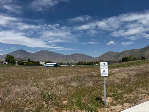 586 Diamond Ridge Dr, Mapleton, UT 84664