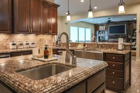 Kitchen - 224 E 1175 S, Ivins, UT 84738 photo 8 of 10