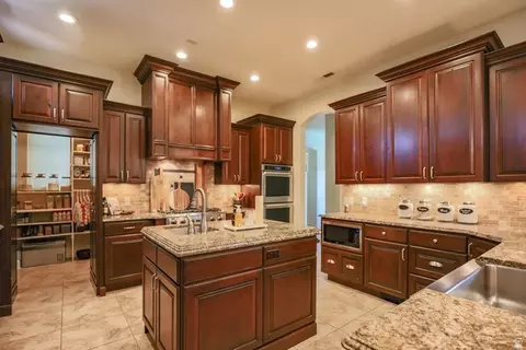 Kitchen - 224 E 1175 S, Ivins, UT 84738 photo 3 of 10