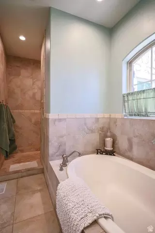 Bath - 224 E 1175 S, Ivins, UT 84738 photo 1 of 7