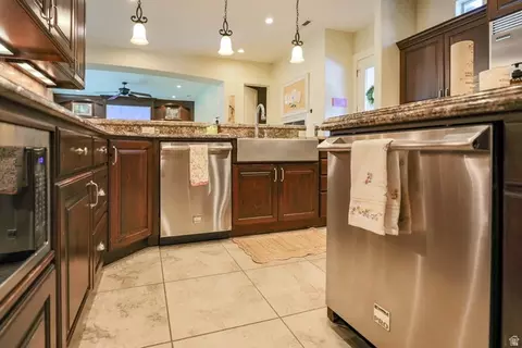 Kitchen - 224 E 1175 S, Ivins, UT 84738 photo 6 of 10