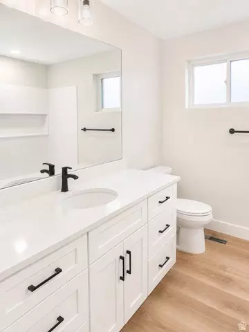 Bath - 1440 S 760 E, Orem, UT 84097 photo 2 of 5