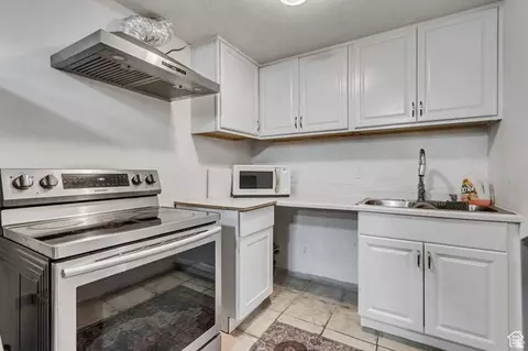Kitchen - 1528 E Buttercup Dr, Sandy, UT 84092 photo 3 of 3