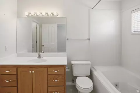 Bath - 1990 S 424 E, Orem, UT 84058 photo 2 of 5