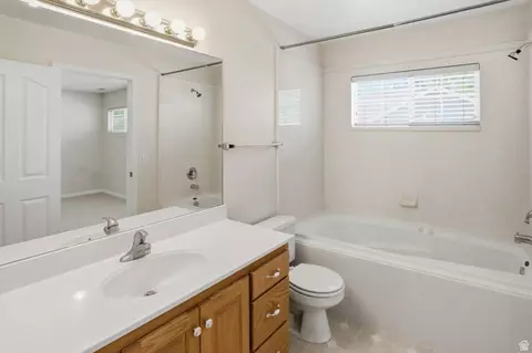 Bath - 1990 S 424 E, Orem, UT 84058 photo 3 of 5