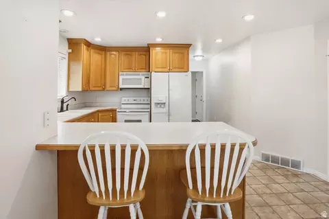 Kitchen - 1990 S 424 E, Orem, UT 84058 photo 1 of 4