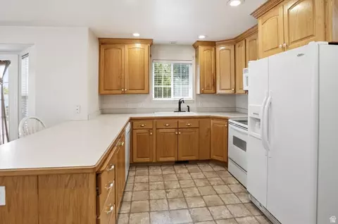 Kitchen - 1990 S 424 E, Orem, UT 84058 photo 3 of 4