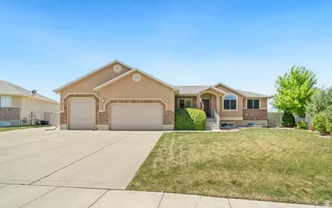 5609 S 4525 W, Hooper, UT 84315