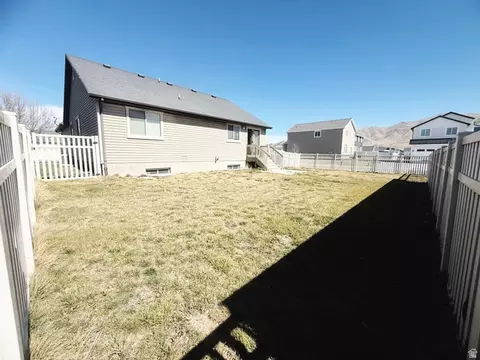 Exterior - 1612 E Shadow Dr, Eagle Mountain, UT 84005 photo 3 of 3