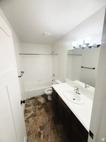 Bath - 1612 E Shadow Dr, Eagle Mountain, UT 84005 photo 1 of 3