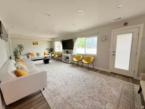 Living - 681 E Abbottsford Ct S, Sandy, UT 84070 photo 3 of 7