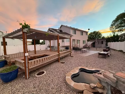 Exterior - 681 E Abbottsford Ct S, Sandy, UT 84070 photo 7 of 8
