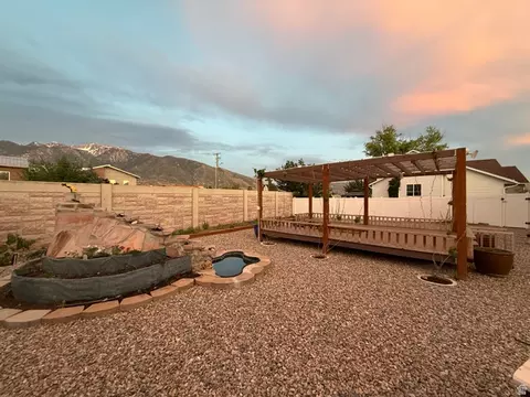 Exterior - 681 E Abbottsford Ct S, Sandy, UT 84070 photo 5 of 8