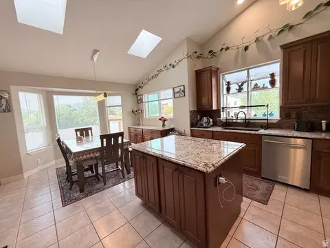 Kitchen - 681 E Abbottsford Ct S, Sandy, UT 84070 photo 2 of 7